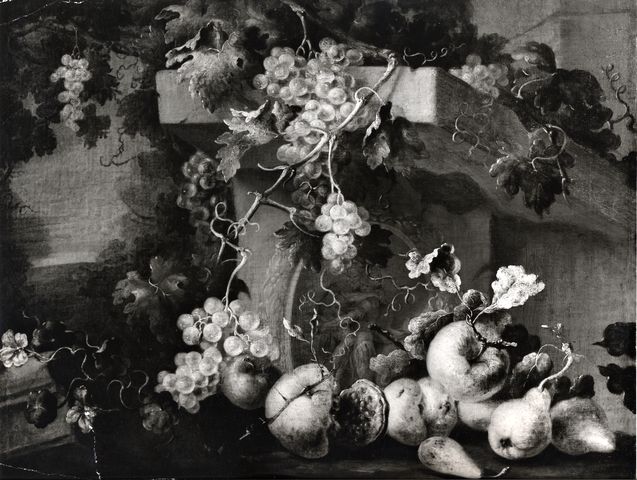 Allegri Ugo Fotografia — Rubbiani Felice - sec. XVIII - Natura morta con frutta e rilievo con Enea e Anchise — insieme